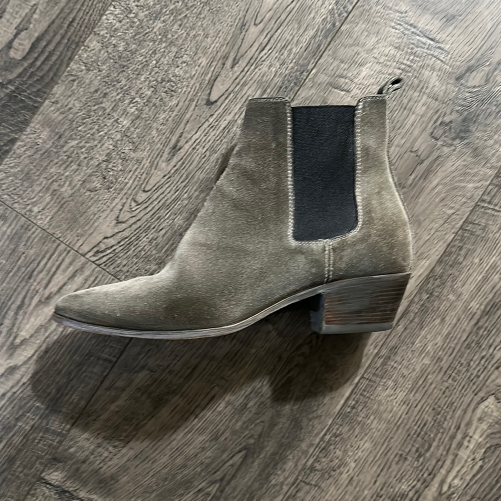 VGC YSL suede ankle boots. 5.5M